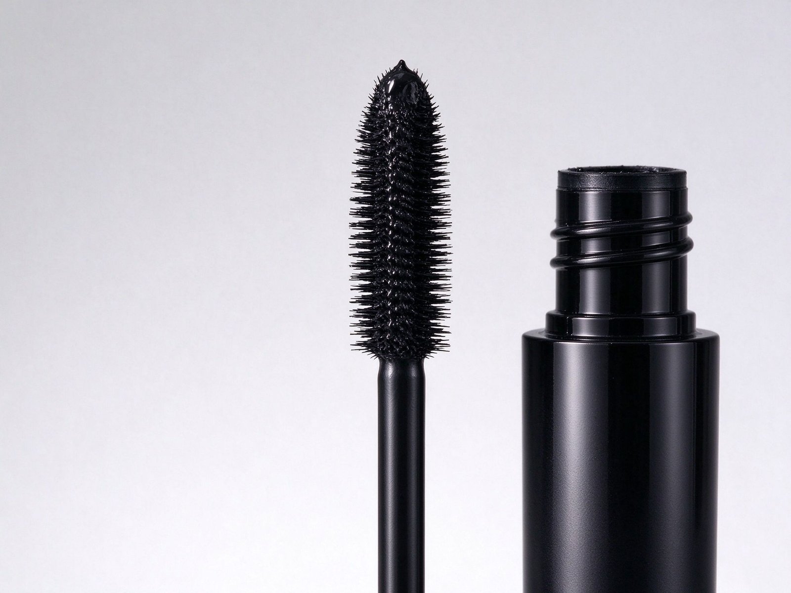 Waterproof Volumizing Mascara